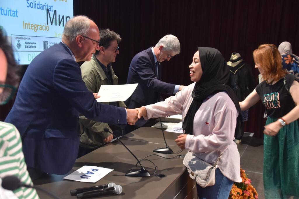 A Barcellona, si inaugura il nuovo corso della scuola di Cultura e Lingue e 260 studenti da 35 nazioni ricevono i diplomi